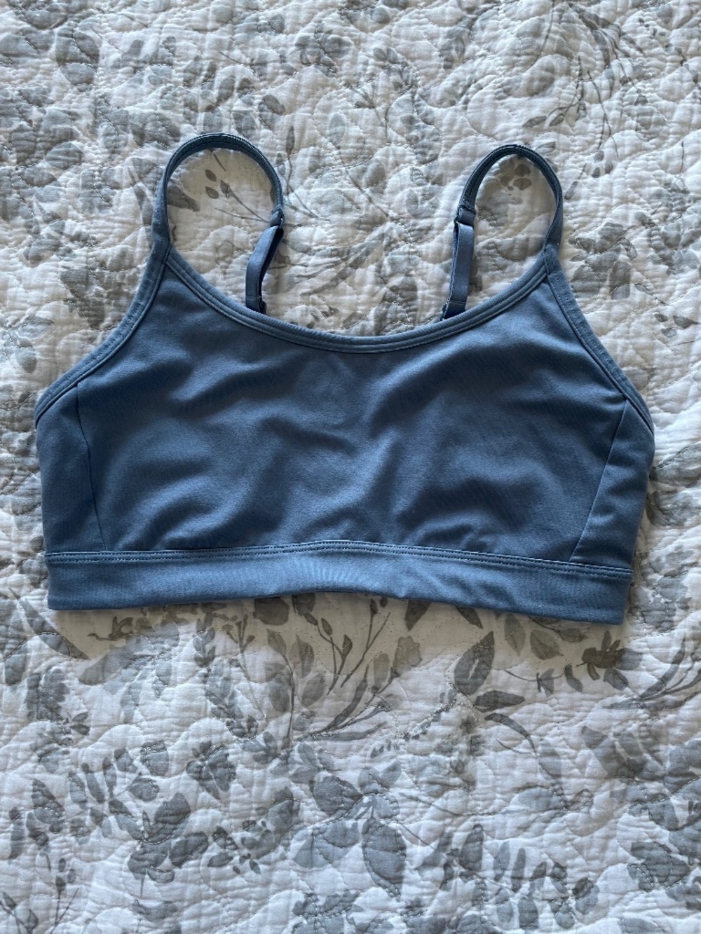 Old Navy Women’s Light Support Power Press Sports Bra in Dusty Blue Size Small